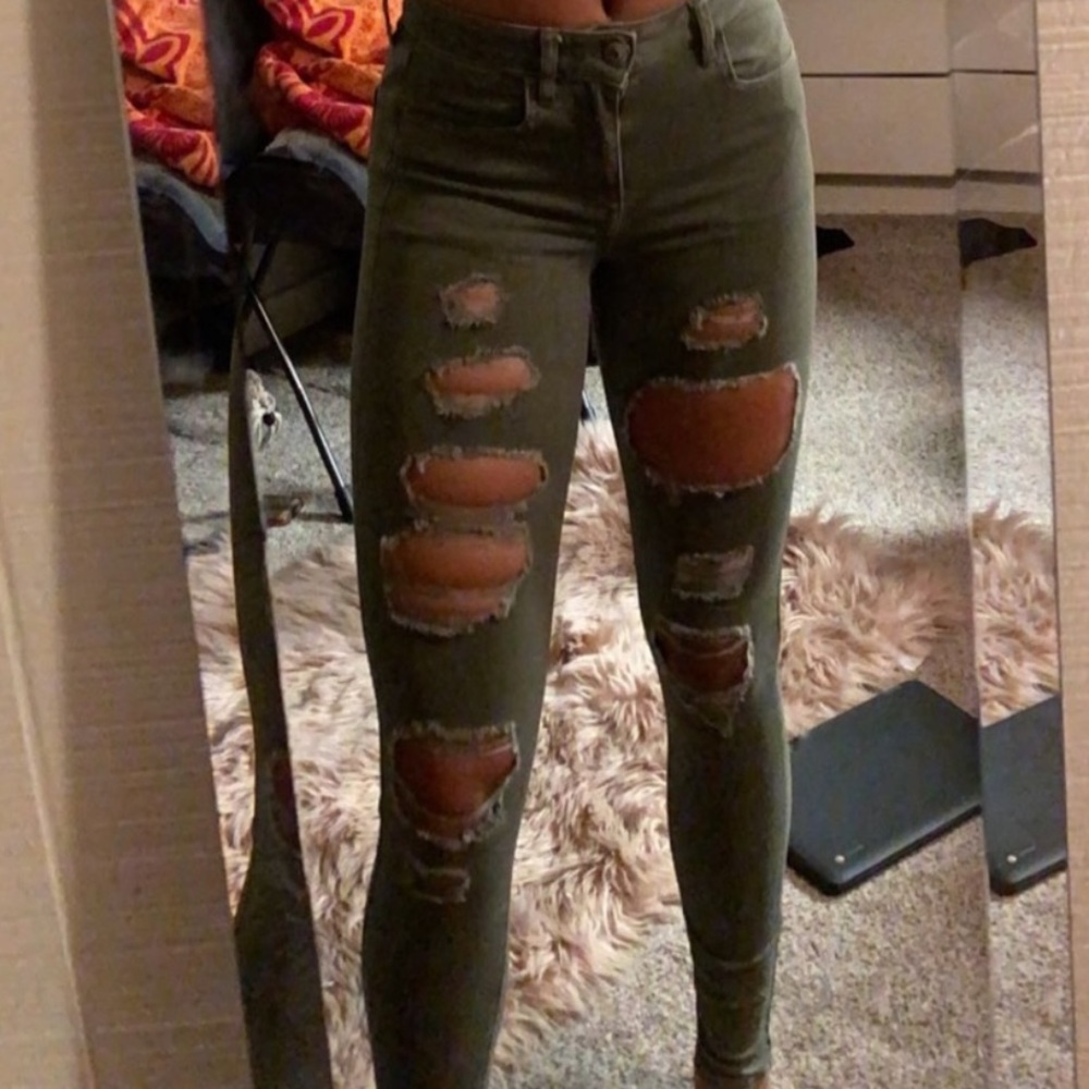 This is not my picture ! AE Jeans